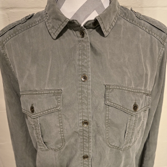 AMERICAN EAGLE Women's Oversized Button-Down Embroidered Back Olive Shirt Size S - Picture 4 of 13